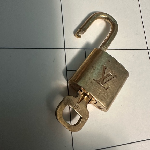 Louis Vuitton Lock & Key #318 - Picture 2 of 4
